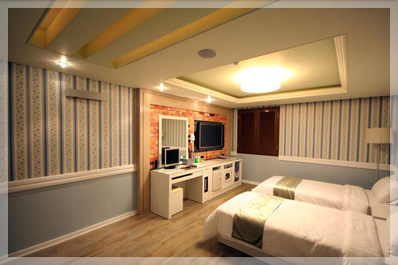 World Tourist Hotel image