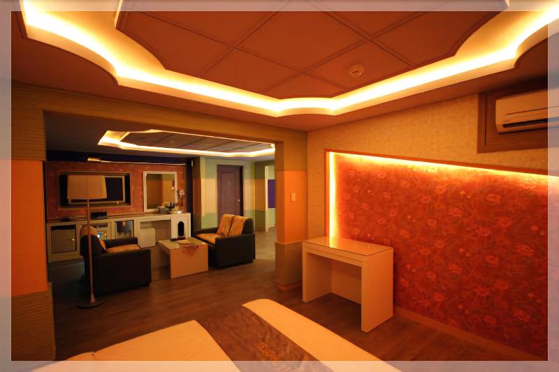 World Tourist Hotel image