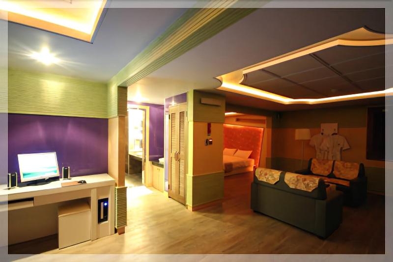 World Tourist Hotel image