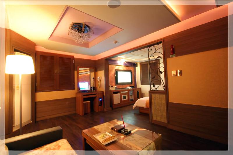 World Tourist Hotel image