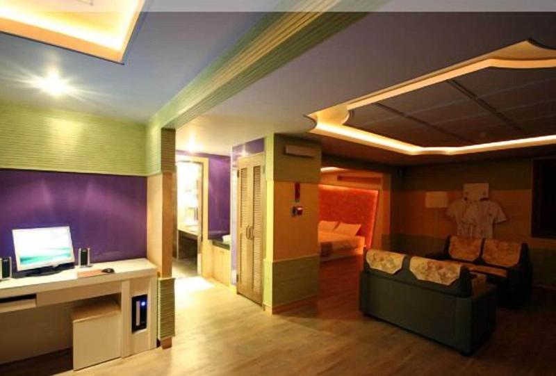 World Tourist Hotel image