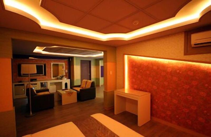 World Tourist Hotel image