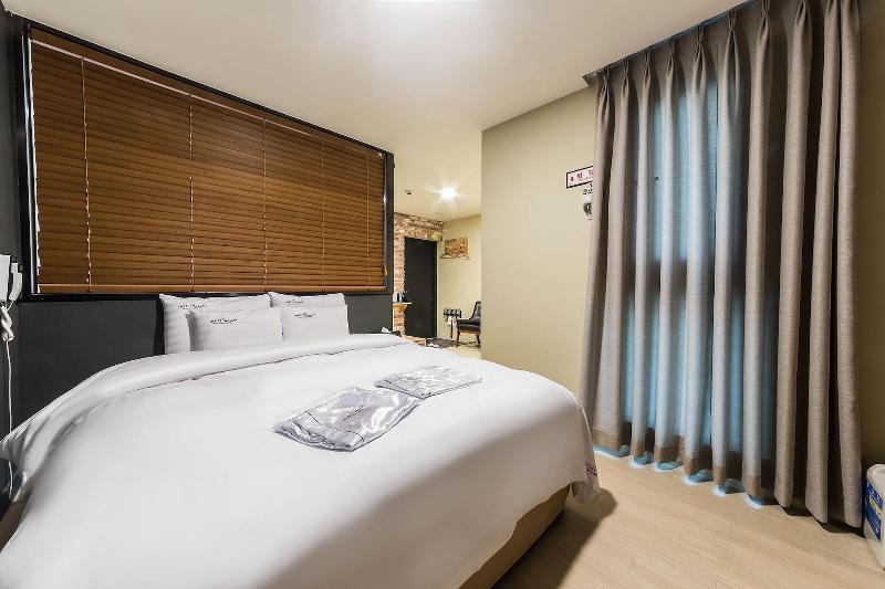Pyeongtaek Sevilla Hotel image