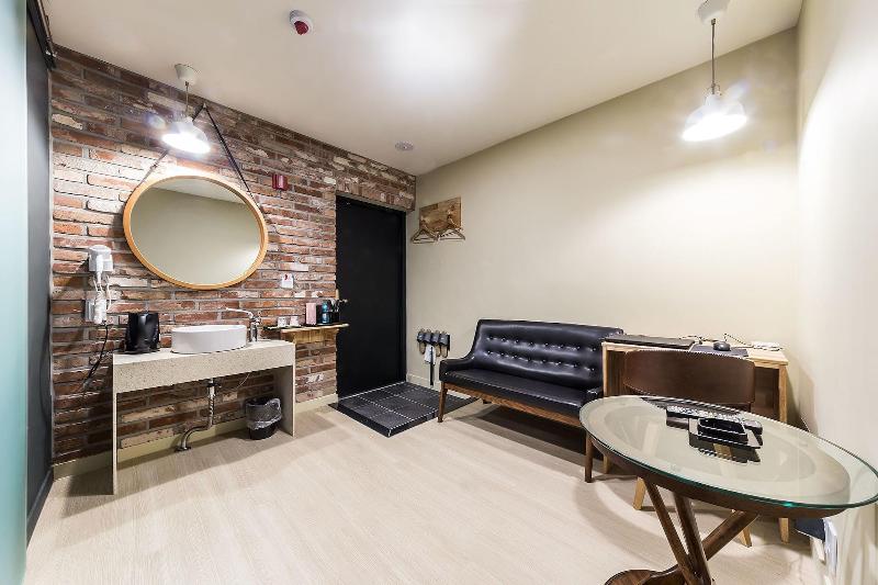 Pyeongtaek Sevilla Hotel image
