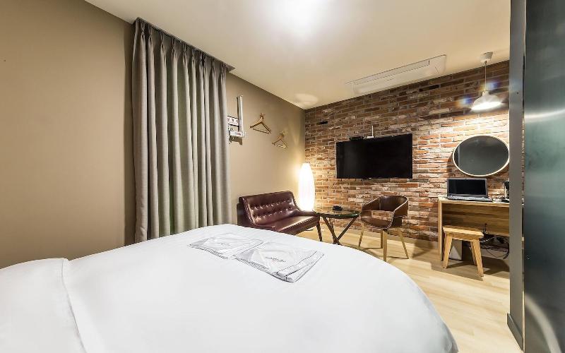 Pyeongtaek Sevilla Hotel image