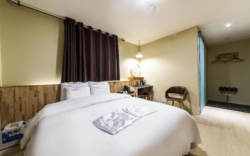 Pyeongtaek Sevilla Hotel image