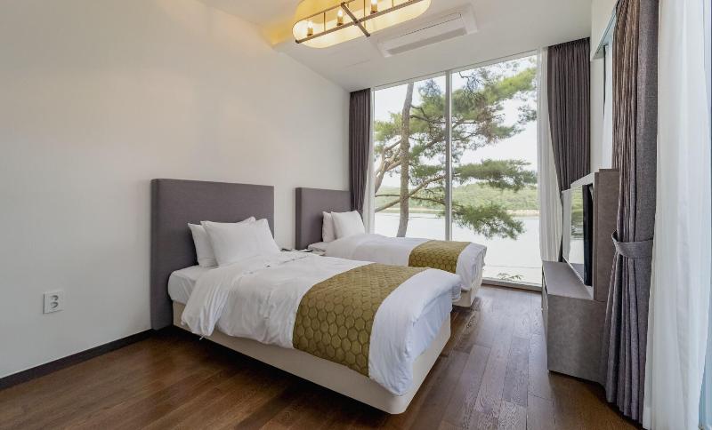 Goseong Hansan Marina Resort image