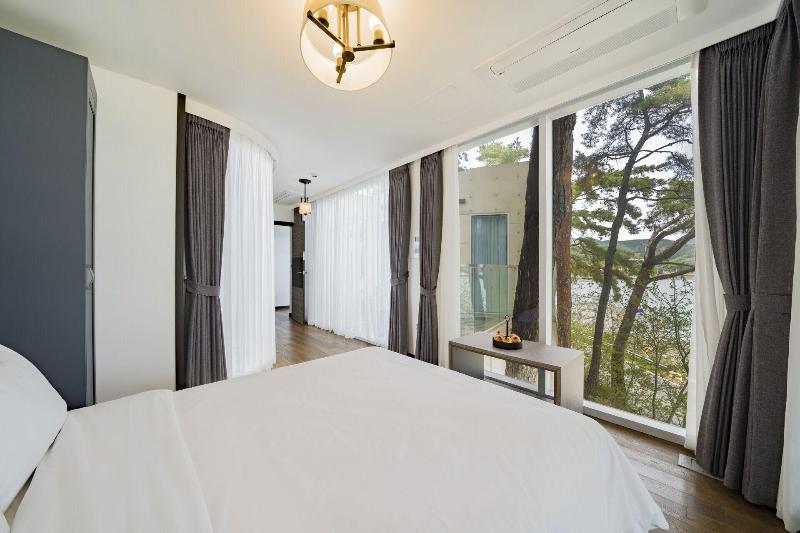 Goseong Hansan Marina Resort image