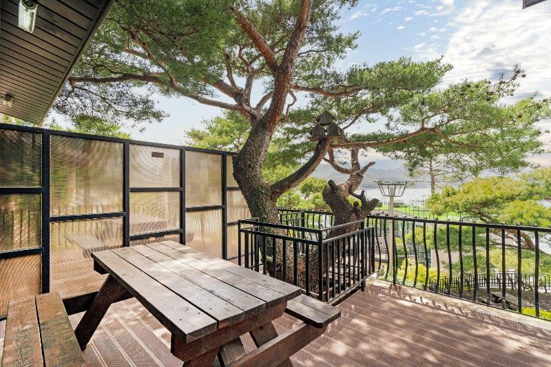 Goseong Hansan Marina Resort image
