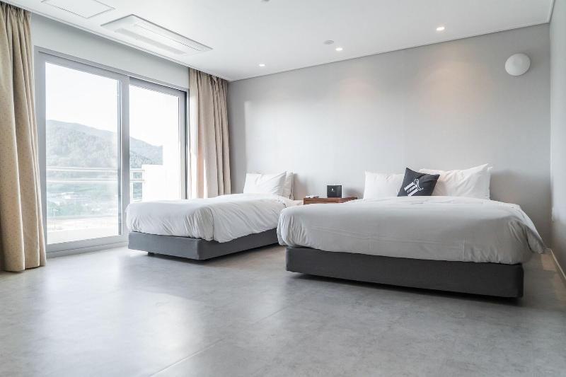 Namhae Sports Park Hotel image
