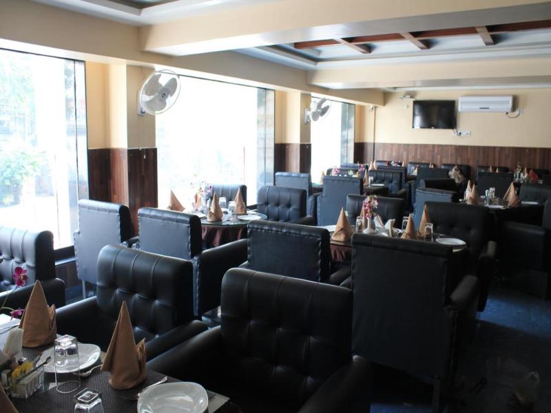 Hotel Rajhans International image