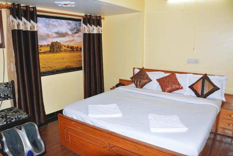 Hotel Rajhans International image