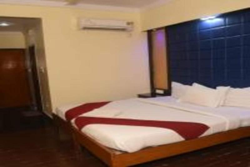 Hotel Rajhans International image