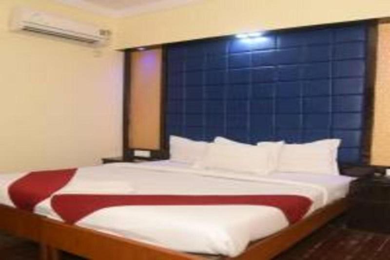 Hotel Rajhans International image