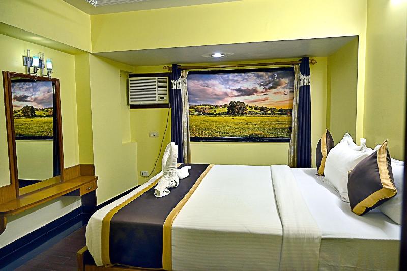 Hotel Rajhans International image