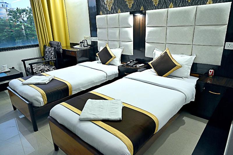 Hotel Rajhans International image