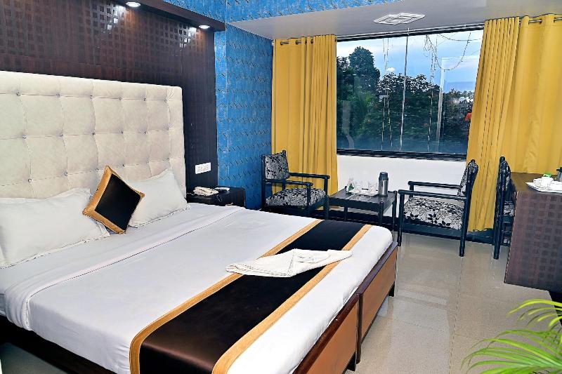 Hotel Rajhans International image