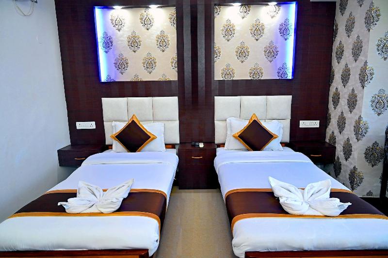Hotel Rajhans International image