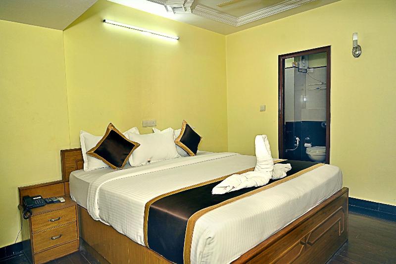 Hotel Rajhans International image