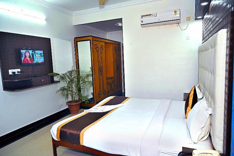 Hotel Rajhans International image