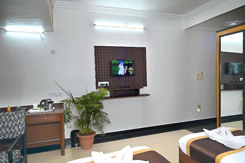Hotel Rajhans International image