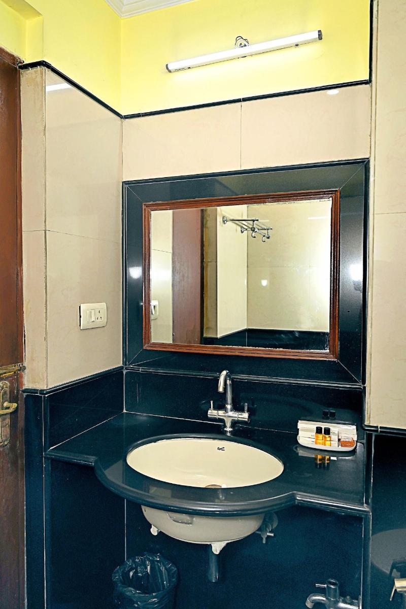 Hotel Rajhans International image
