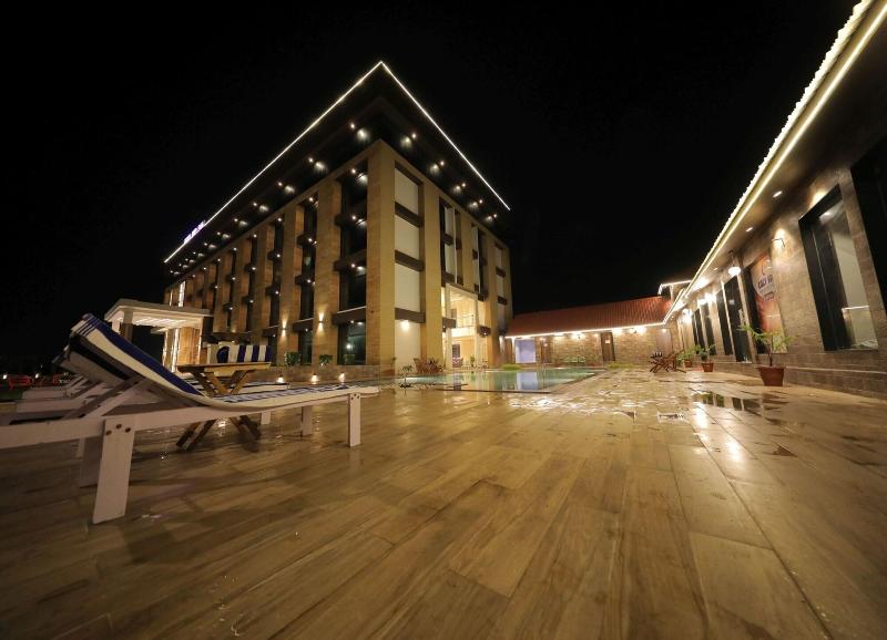 Sarovar Portico Somnath image