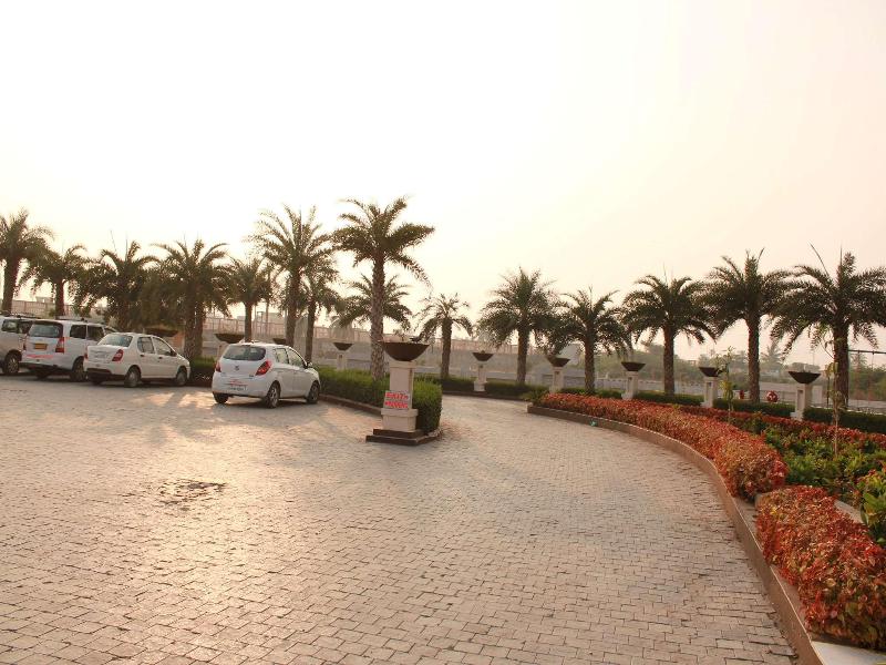 Sarovar Portico Somnath image