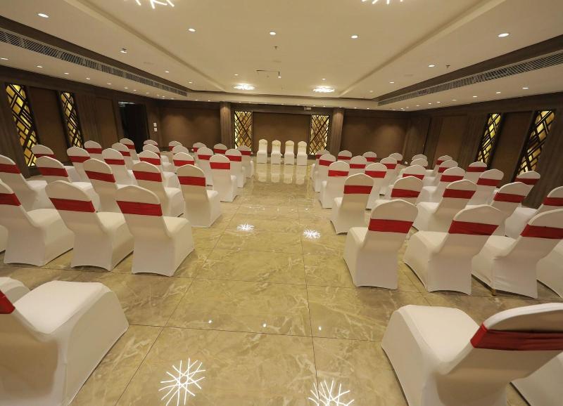 Sarovar Portico Somnath image