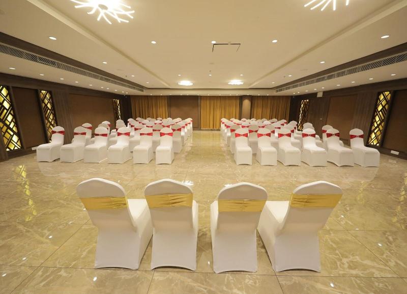 Sarovar Portico Somnath image