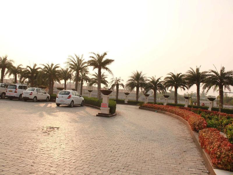 Sarovar Portico Somnath image