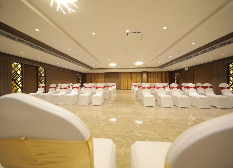 Sarovar Portico Somnath image