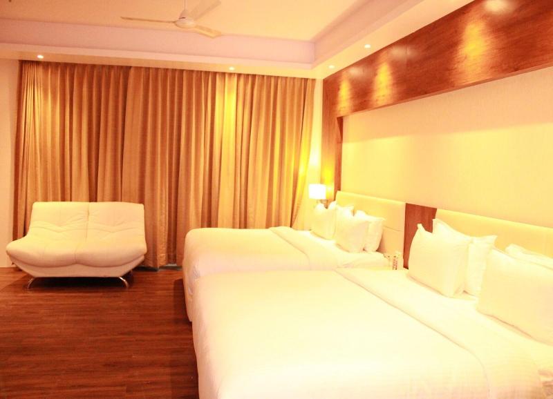 Sarovar Portico Somnath image
