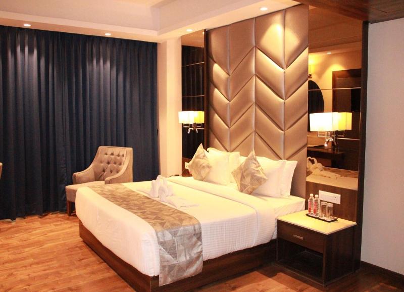 Sarovar Portico Somnath image