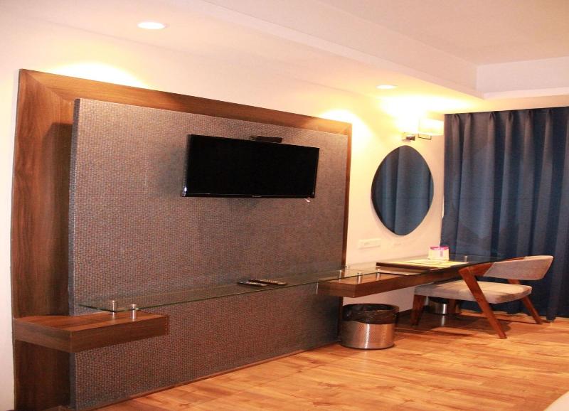 Sarovar Portico Somnath image