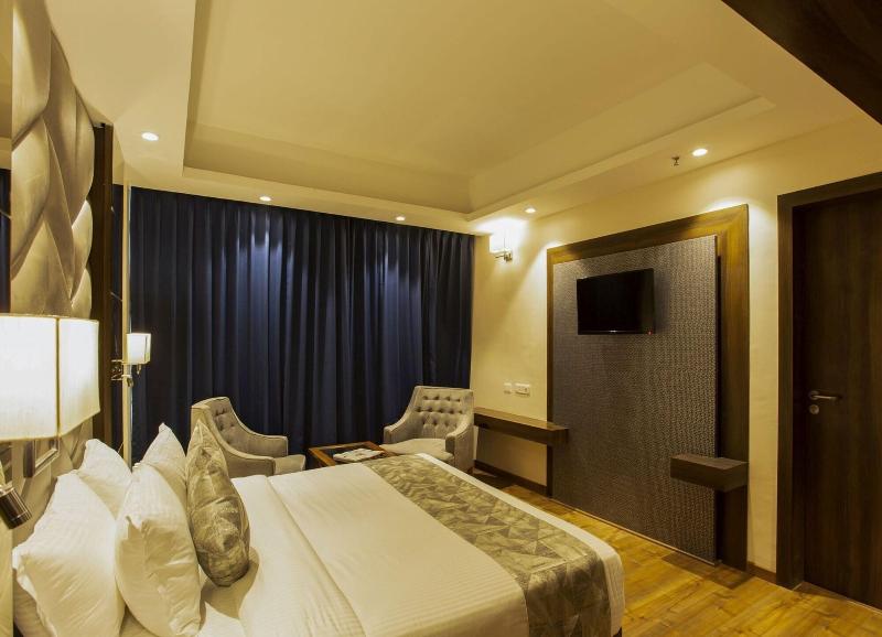Sarovar Portico Somnath image