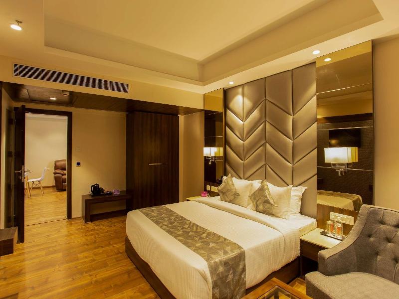 Sarovar Portico Somnath image
