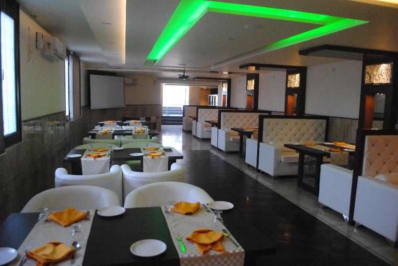 Hotel Mansarover Paradise image