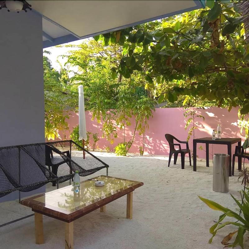 Holiday Inn Veyvah Maldives