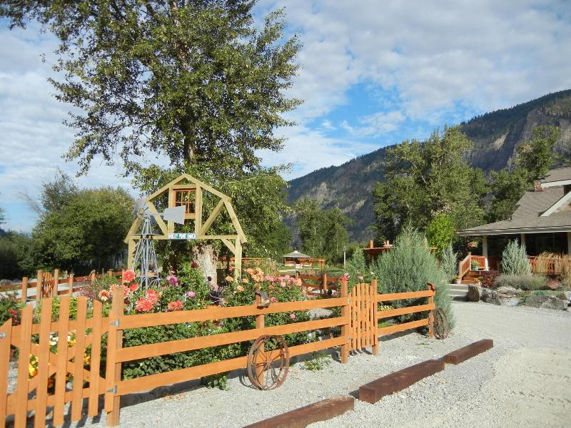 Rocky Point Ranch — exterior view