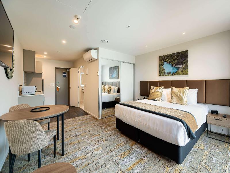 LQ Queenstown by Wyndham image