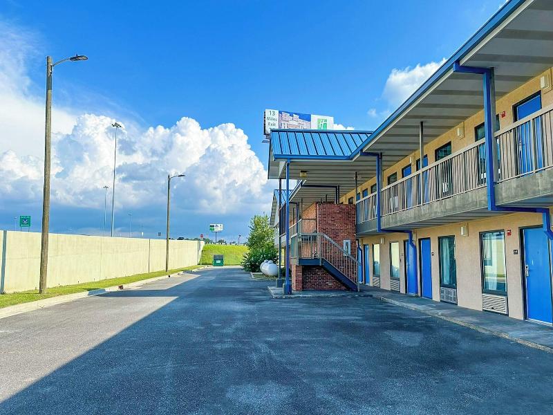 Travelodge by Wyndham Hahira
