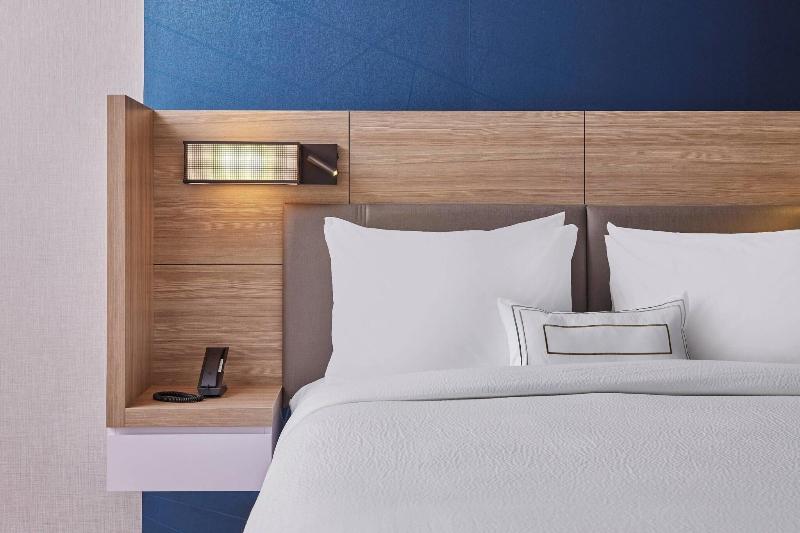Springhill Suites Chicago - Chinatown image