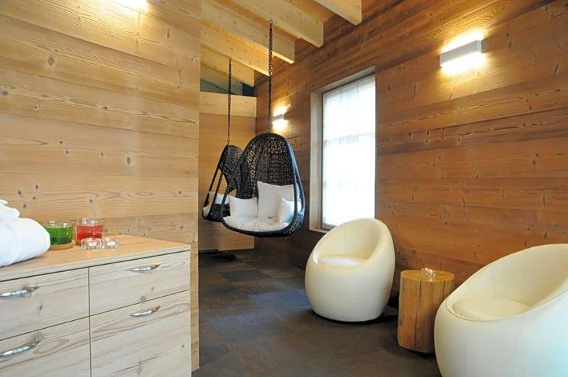 Touring Hotel & Spa image