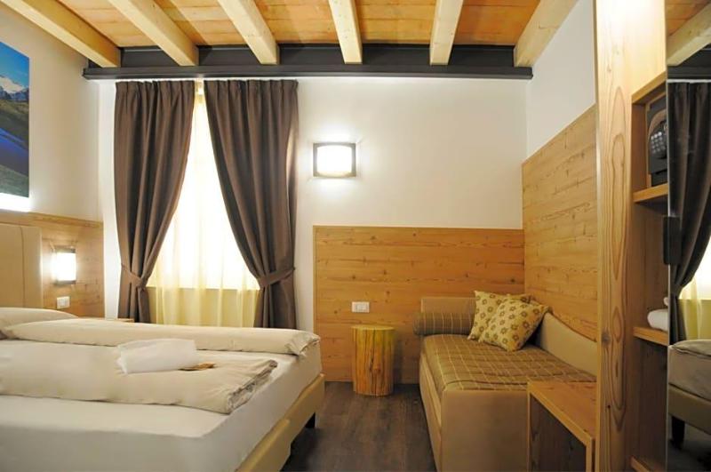 Touring Hotel & Spa image