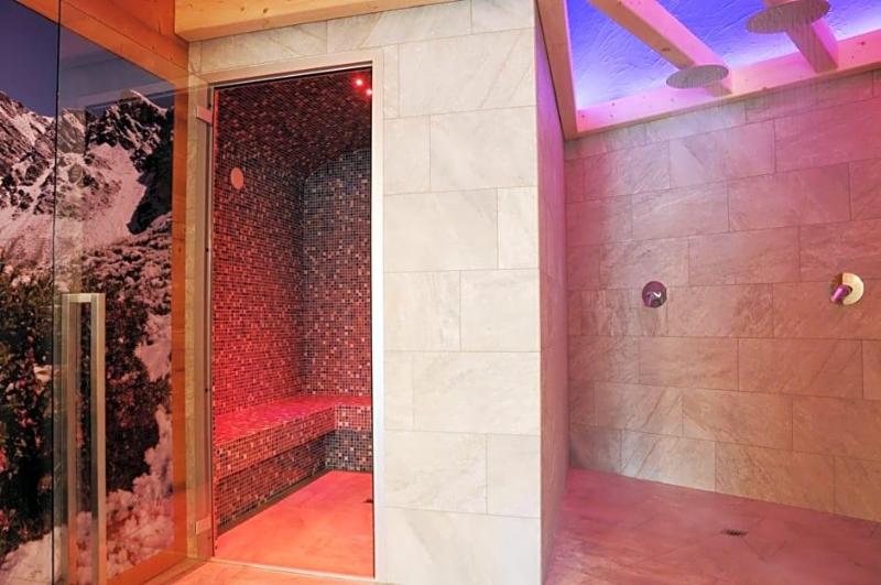 Touring Hotel & Spa image