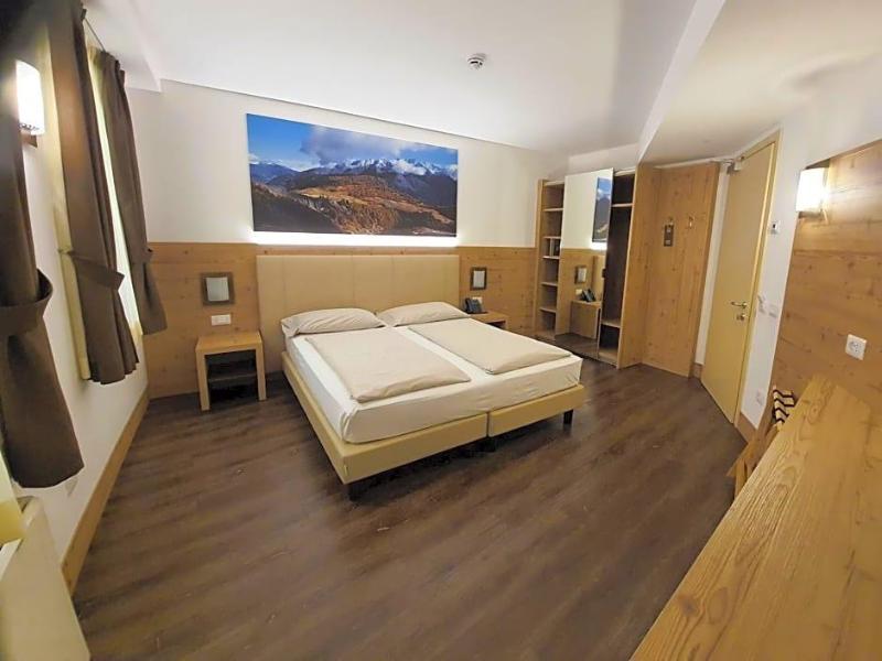 Touring Hotel & Spa image