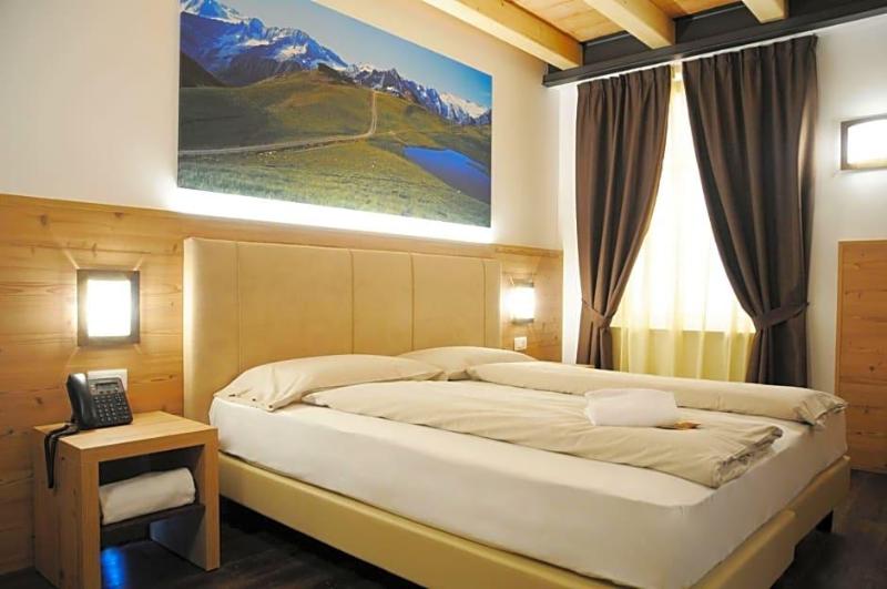Touring Hotel & Spa image