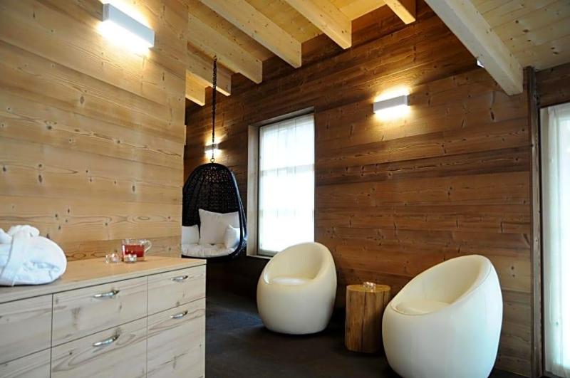 Touring Hotel & Spa image