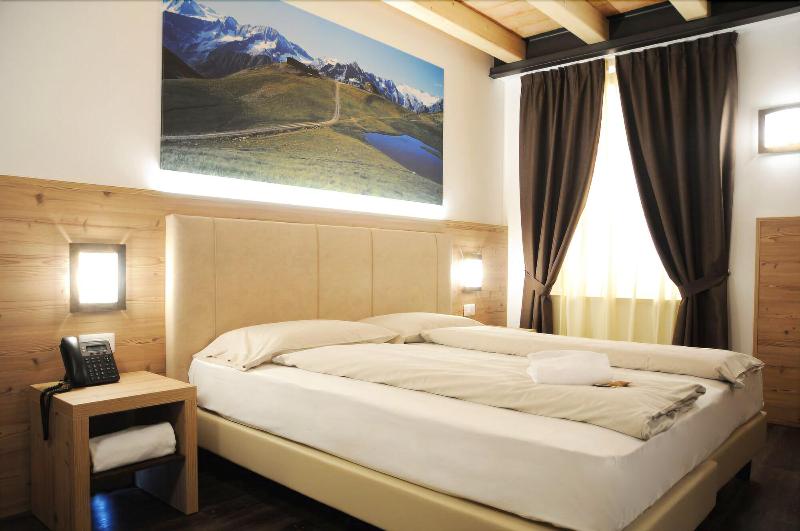 Touring Hotel & Spa image